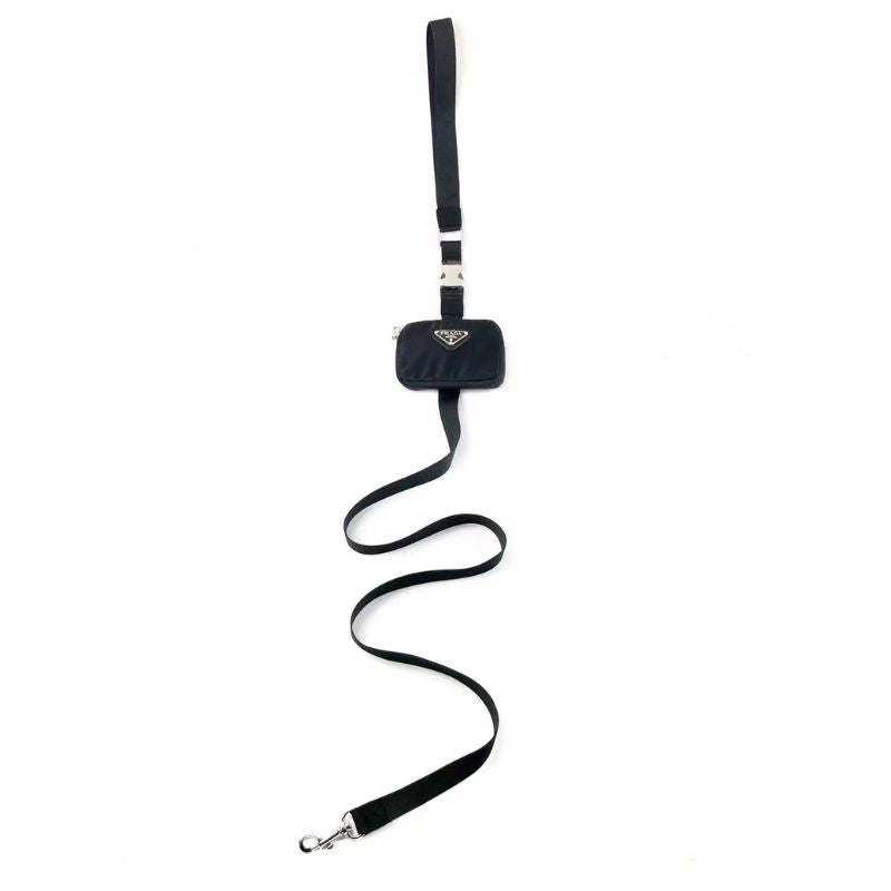 Triangle P Leash with Pouch